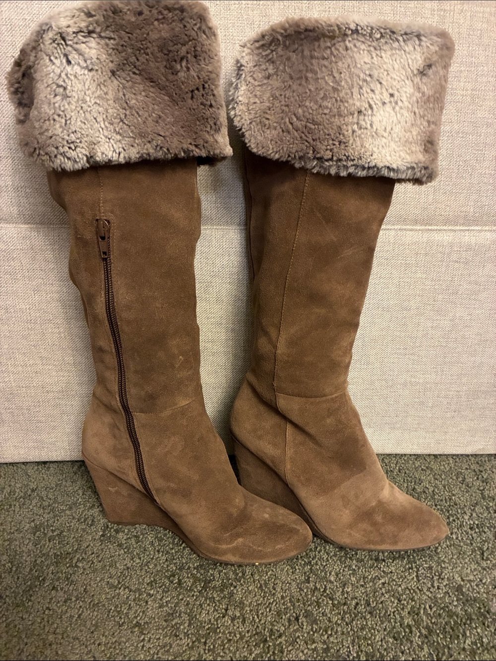 BCBGeneration Women’s Boots Size 6.5 Mocha/Brown Suede Faux Fur Cuff Wedge
